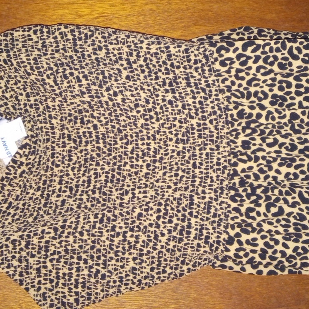 Old Navy Animal Print Midi Dress - Picture 3 of 5